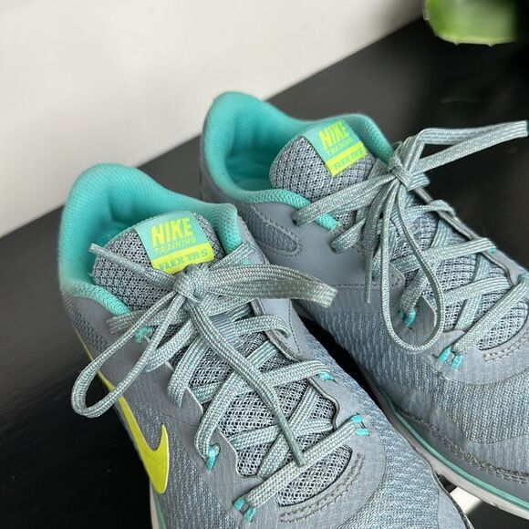 Nike flex trainer running shoe gym shoe dove gray aqua like new women’s 7 - Picture 5 of 7